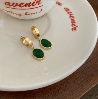 Green Oval Stone Dangle Earrings – Elegant Gold Finish