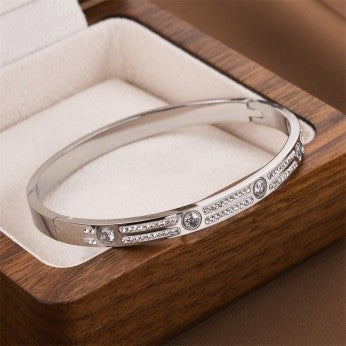 Screw-Style CZ Bangle – Luxury-Inspired Gold, Silver & Rose Gold