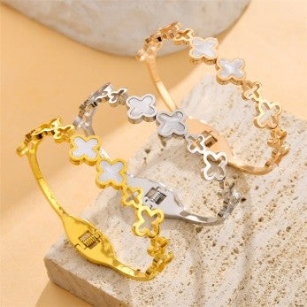 White Clover Enamel Link Bracelet – Floral Charm Chain Style