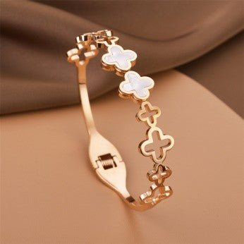 White Clover Enamel Link Bracelet – Floral Charm Chain Style