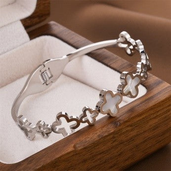 White Clover Enamel Link Bracelet – Floral Charm Chain Style
